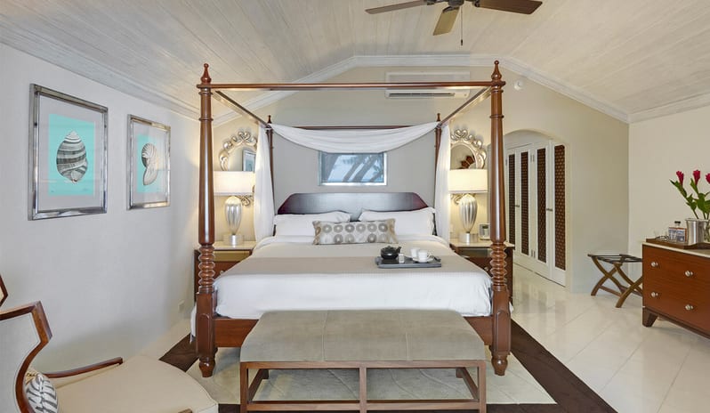 Luxury Poolside Room_37